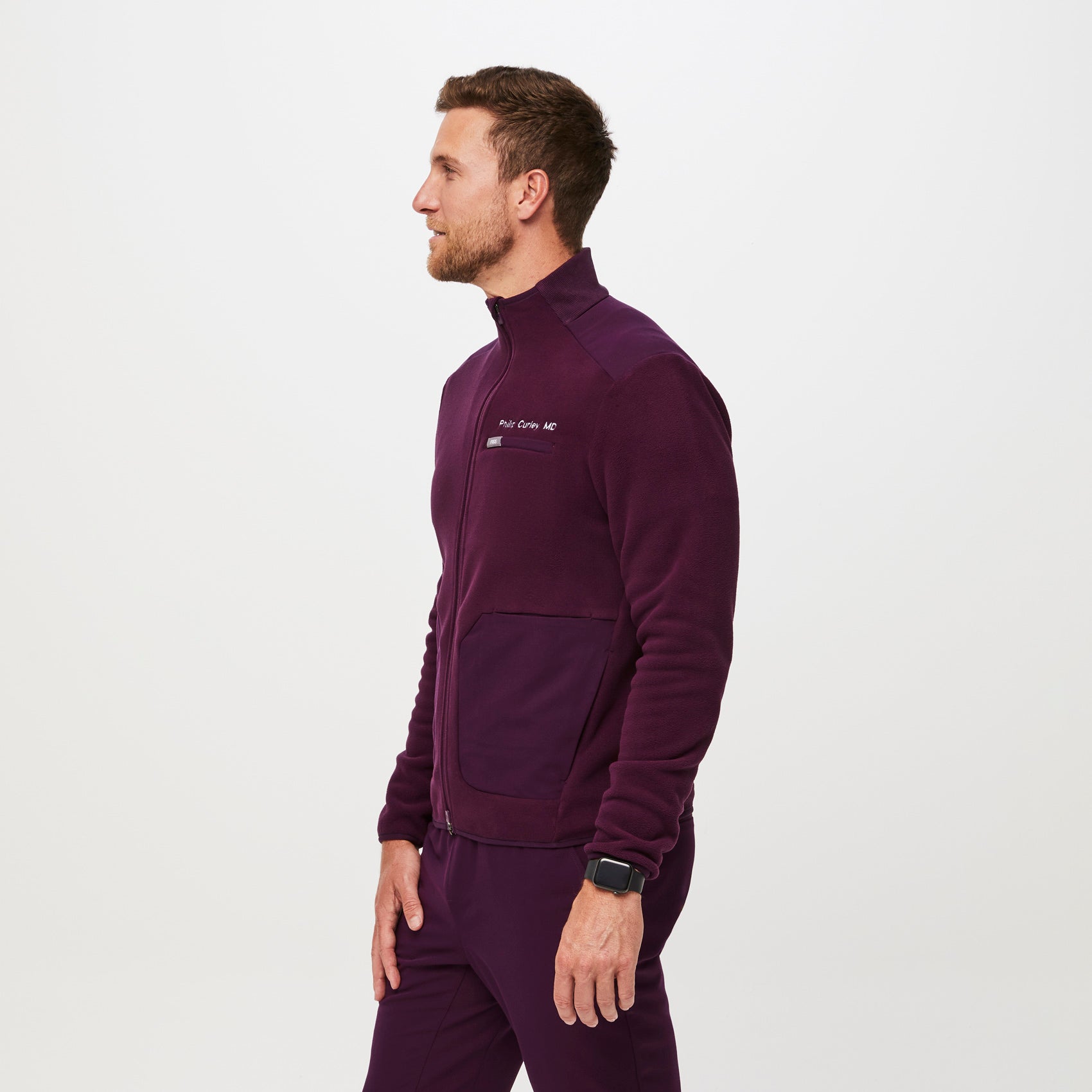 https://cdn.shopify.com/s/files/1/0139/8942/files/Q2_2023_06_DEEP-PURPLE_OS-PERFORMANCE-FLEECE-JACKET_M_COREY_34481.jpg?v=1690220517