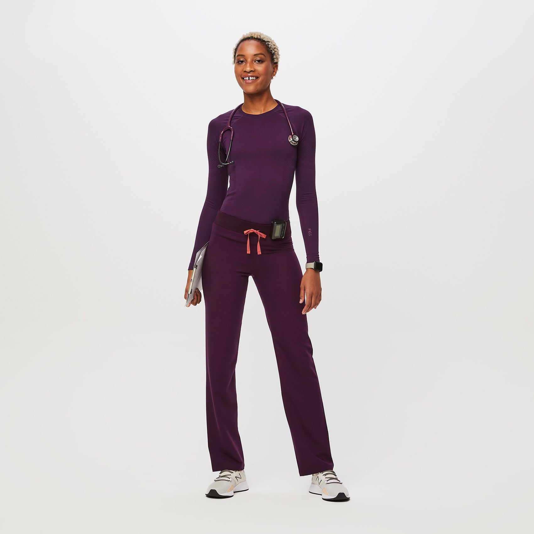 https://cdn.shopify.com/s/files/1/0139/8942/files/Q2_2023_06_DEEP-PURPLE_SALTA_W_DEJA_30419.jpg?v=1690225812