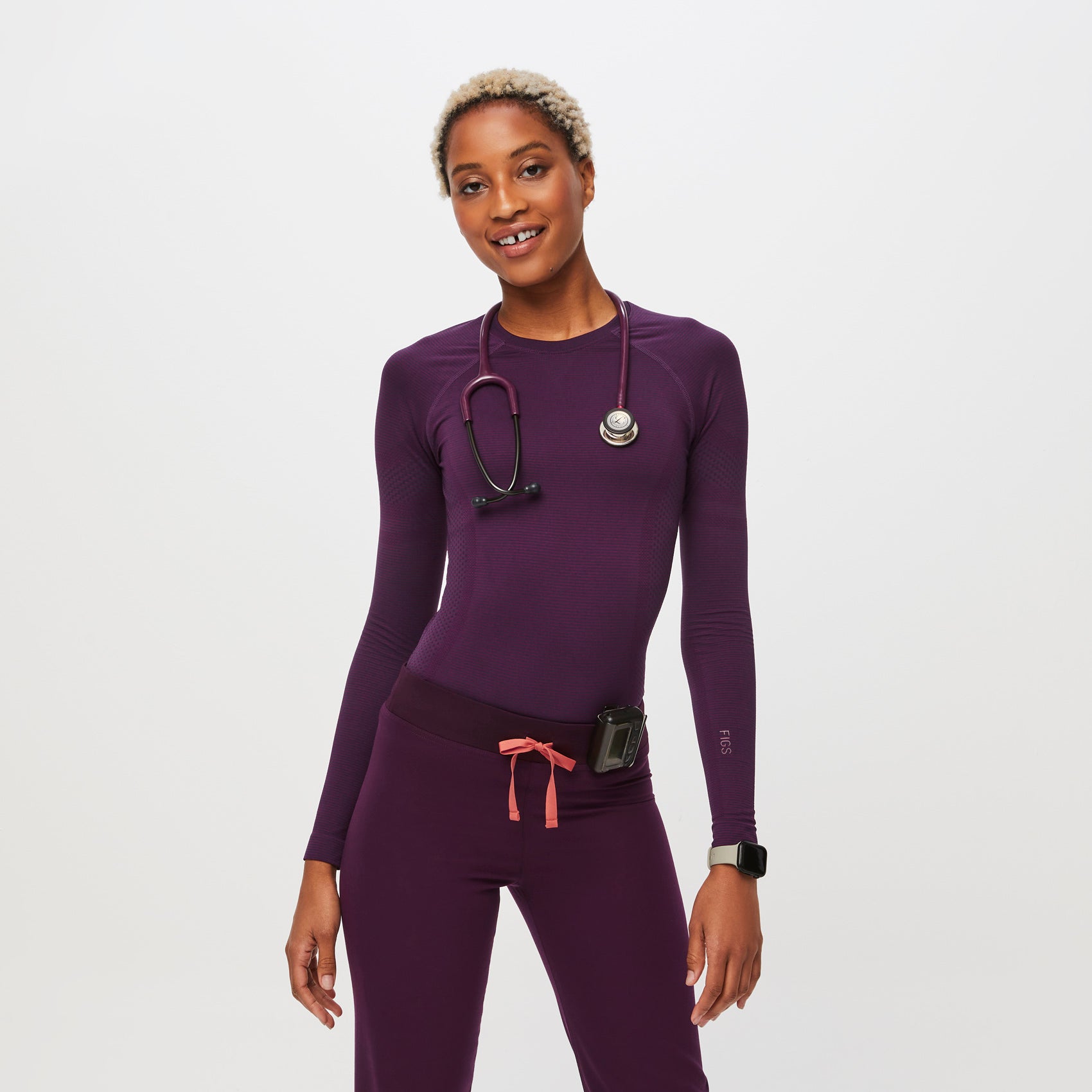 https://cdn.shopify.com/s/files/1/0139/8942/files/Q2_2023_06_DEEP-PURPLE_SALTA_W_DEJA_30426.jpg?v=1691098845