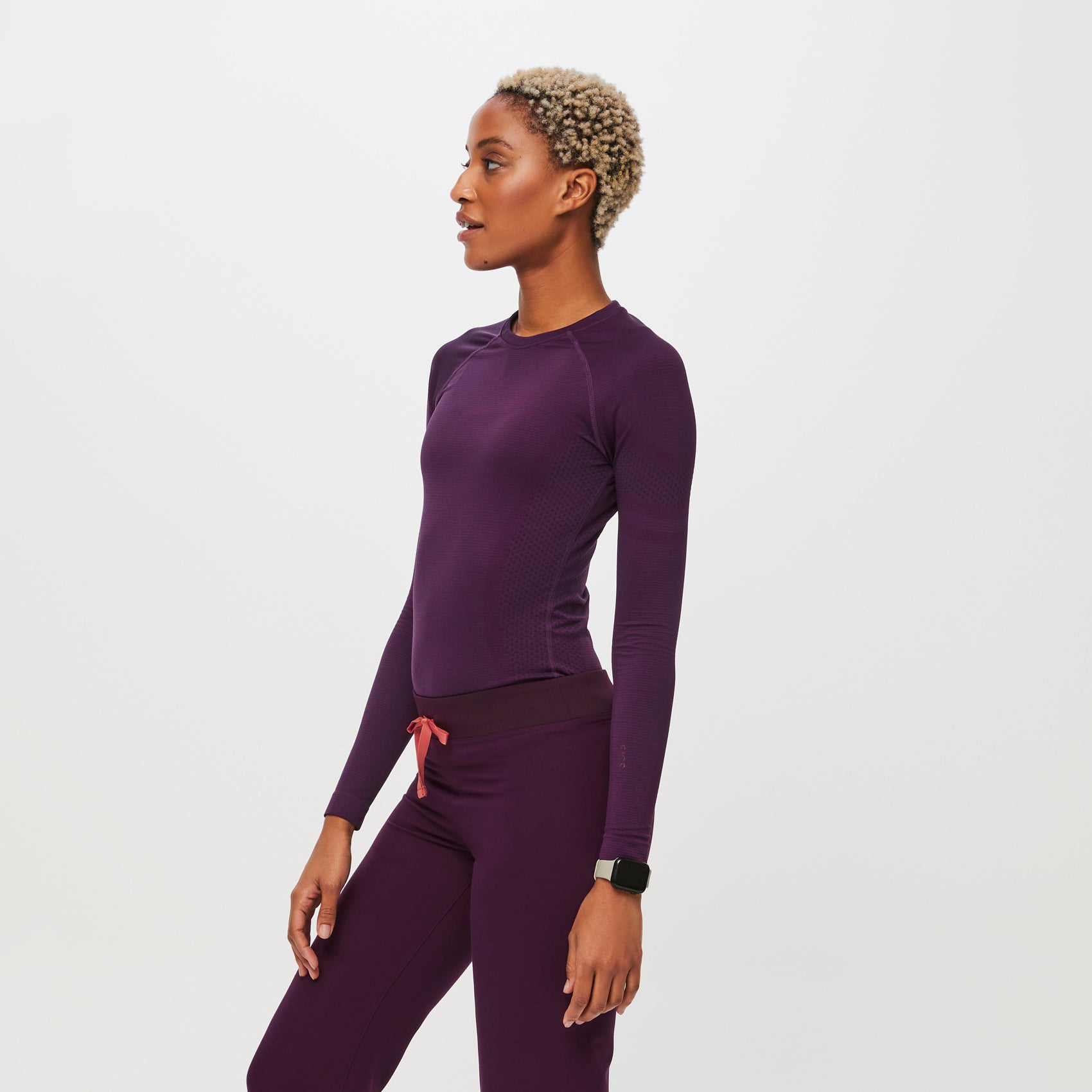 https://cdn.shopify.com/s/files/1/0139/8942/files/Q2_2023_06_DEEP-PURPLE_SALTA_W_DEJA_30442.jpg?v=1690225807
