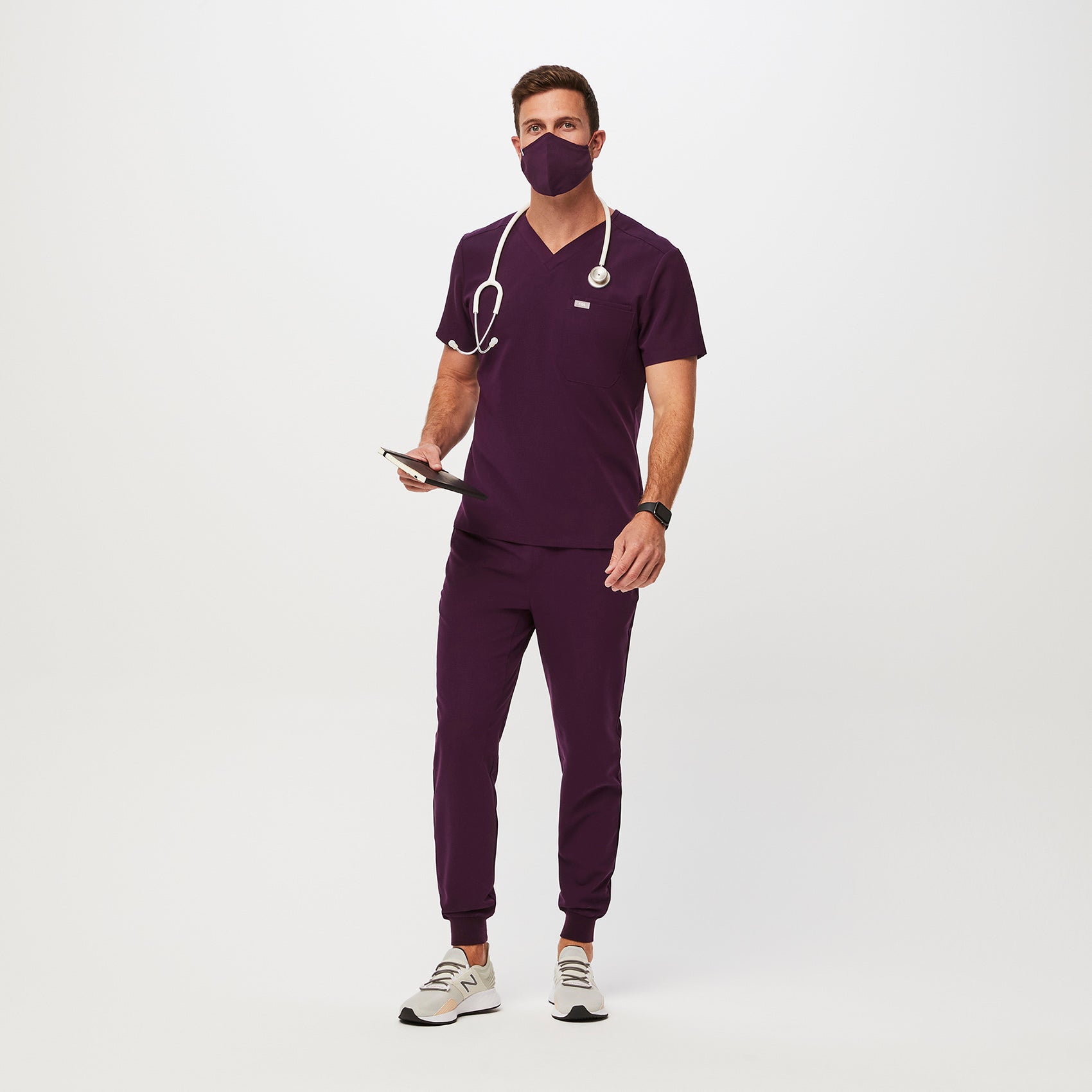 https://cdn.shopify.com/s/files/1/0139/8942/files/Q2_2023_06_DEEP-PURPLE_WOVEN-ADJUSTABLE-MASK_M_COREY_33666.jpg?v=1690235412