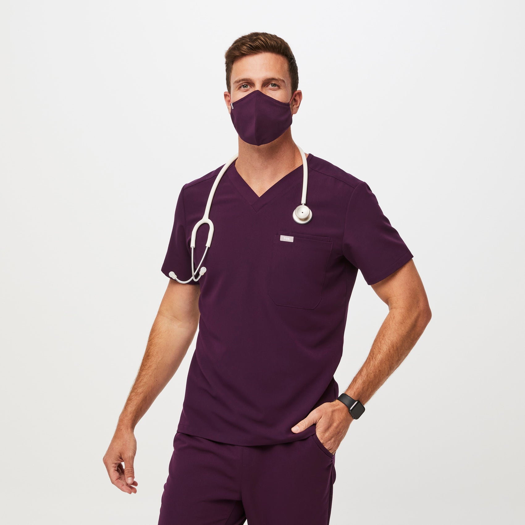 https://cdn.shopify.com/s/files/1/0139/8942/files/Q2_2023_06_DEEP-PURPLE_WOVEN-ADJUSTABLE-MASK_M_COREY_33679.jpg?v=1690235412