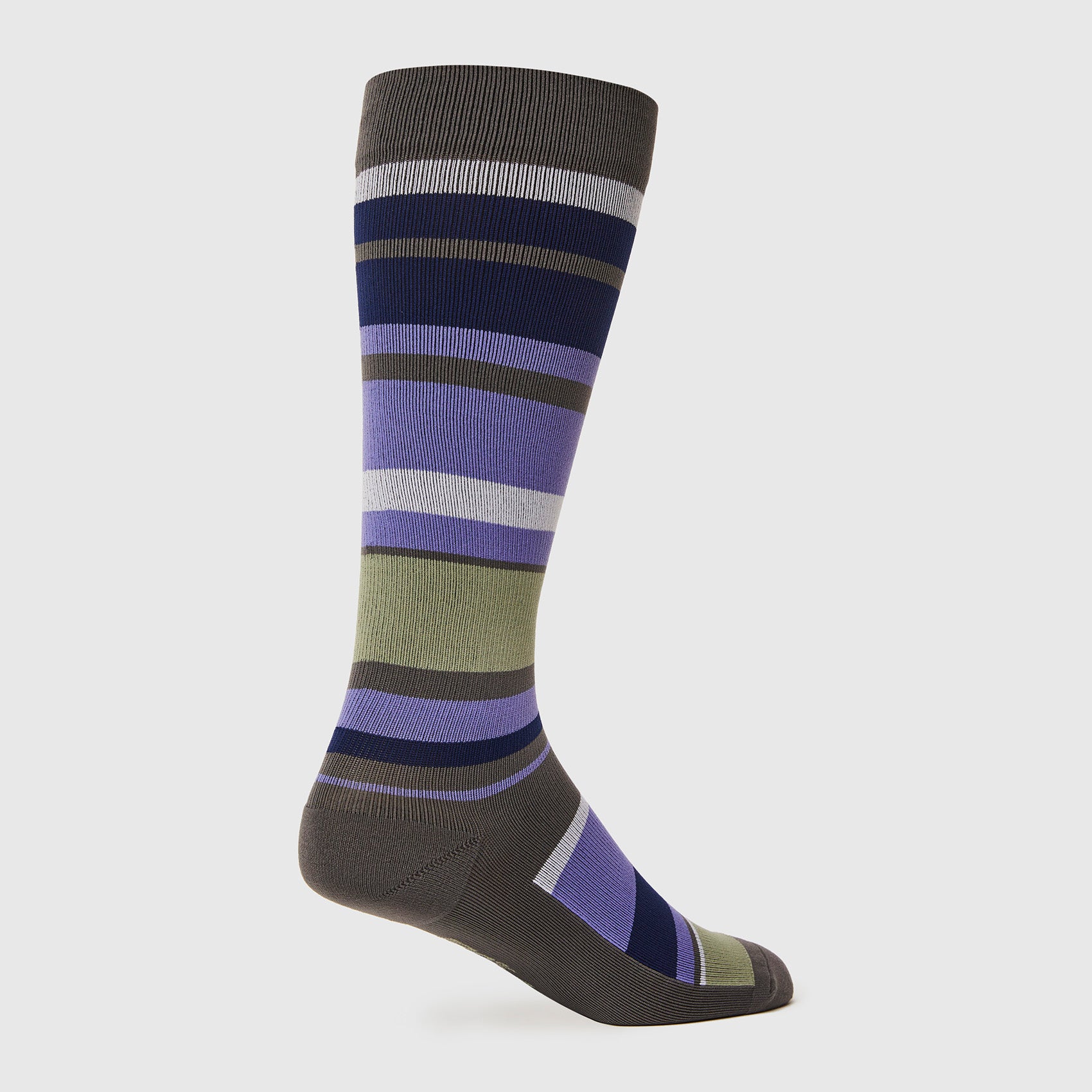 https://cdn.shopify.com/s/files/1/0139/8942/files/Q2_2023_06_GRAPHITE_MEDICATE-COMPRESSION-SOCKS_M_GHOST_26809.jpg?v=1691169844