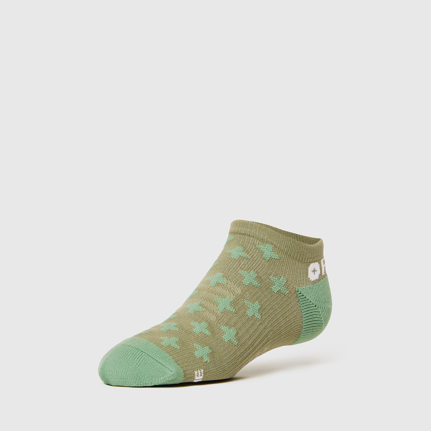 https://cdn.shopify.com/s/files/1/0139/8942/files/Q2_2023_06_GREENFIELD_REPEAT-CROSS-ANKLE-SOCKS_W_GHOST_36267.jpg?v=1689263308