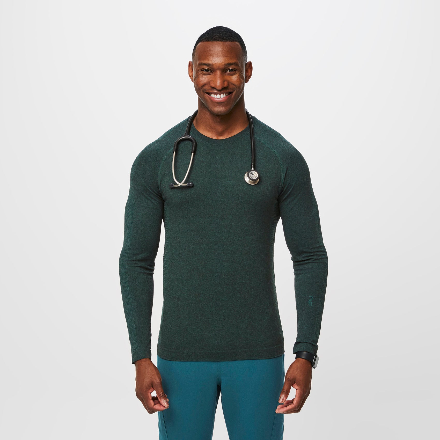 https://cdn.shopify.com/s/files/1/0139/8942/files/Q2_2023_06_HEATHERED-DARK-CARIBBEAN-BLUE_MAKATO_M_TERRANCE_35789.jpg?v=1689700610