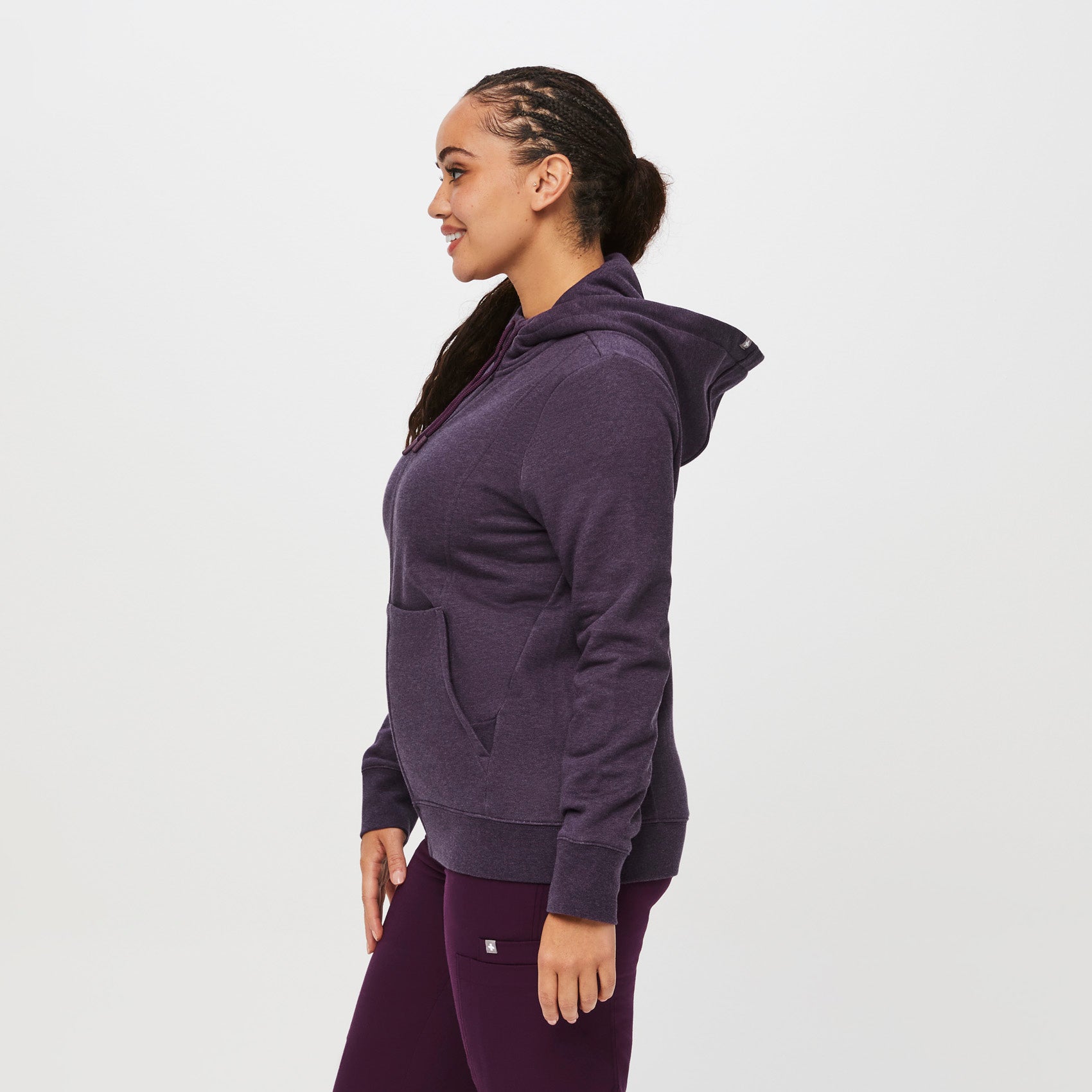 https://cdn.shopify.com/s/files/1/0139/8942/files/Q2_2023_06_HEATHERED-DEEP-PURPLE_ON-SHIFT-FULL-ZIP-HOODIE_W_SALOME_28697.jpg?v=1690234073