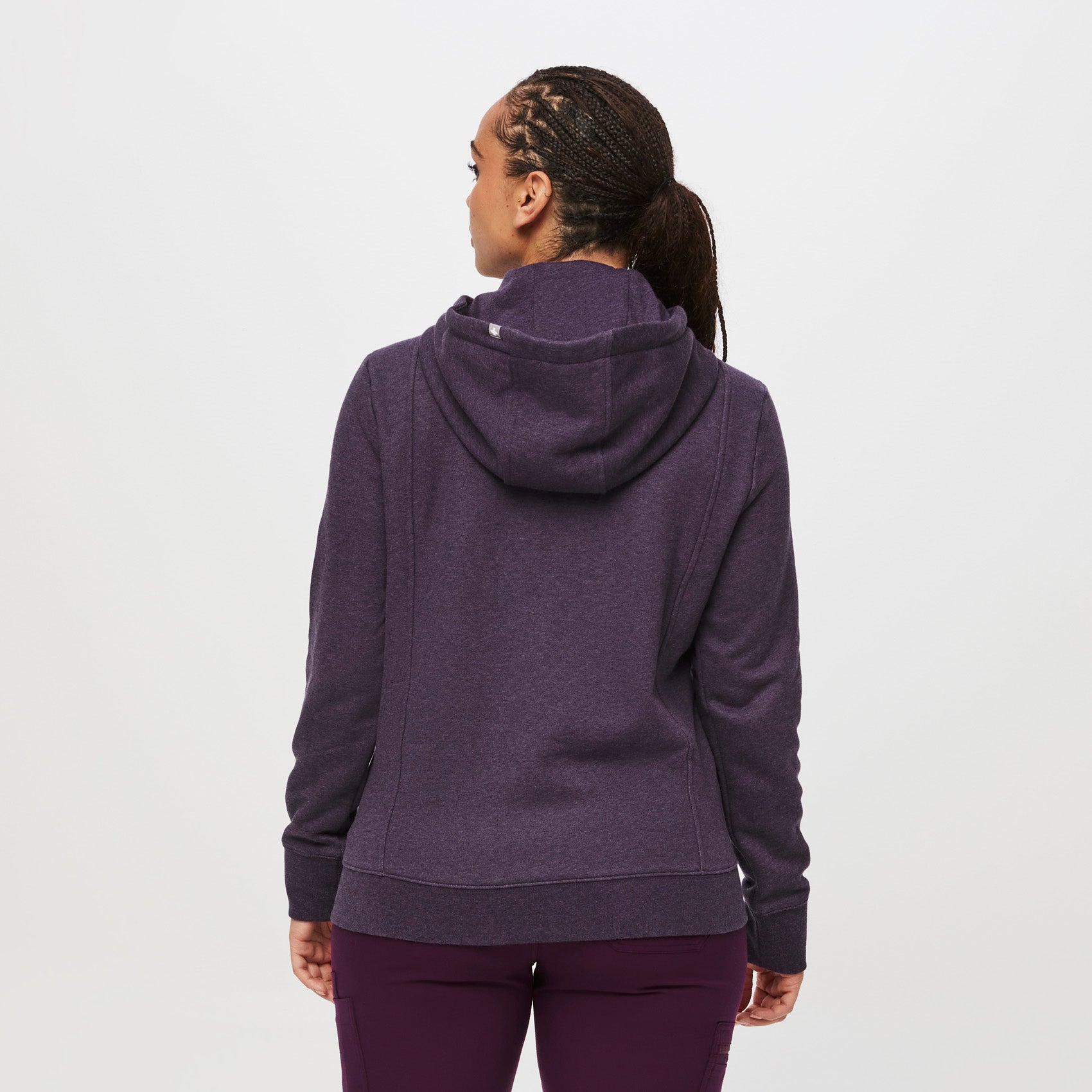 https://cdn.shopify.com/s/files/1/0139/8942/files/Q2_2023_06_HEATHERED-DEEP-PURPLE_ON-SHIFT-FULL-ZIP-HOODIE_W_SALOME_28703.jpg?v=1690234073