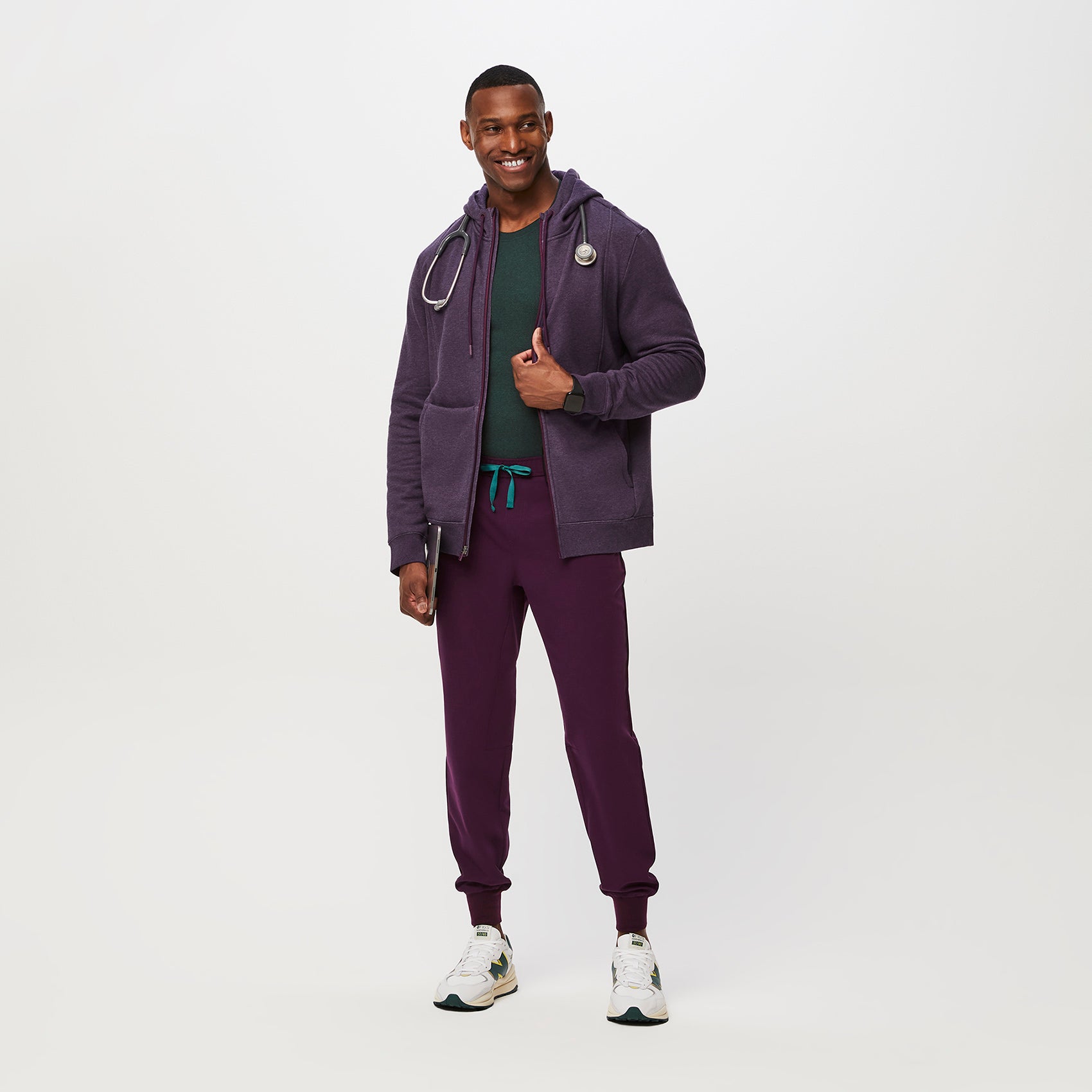 https://cdn.shopify.com/s/files/1/0139/8942/files/Q2_2023_06_HEATHERED-DEEP-PURPLE_OS-FULL-ZIP-HOODIE_M_TERRANCE_35666.jpg?v=1690923489