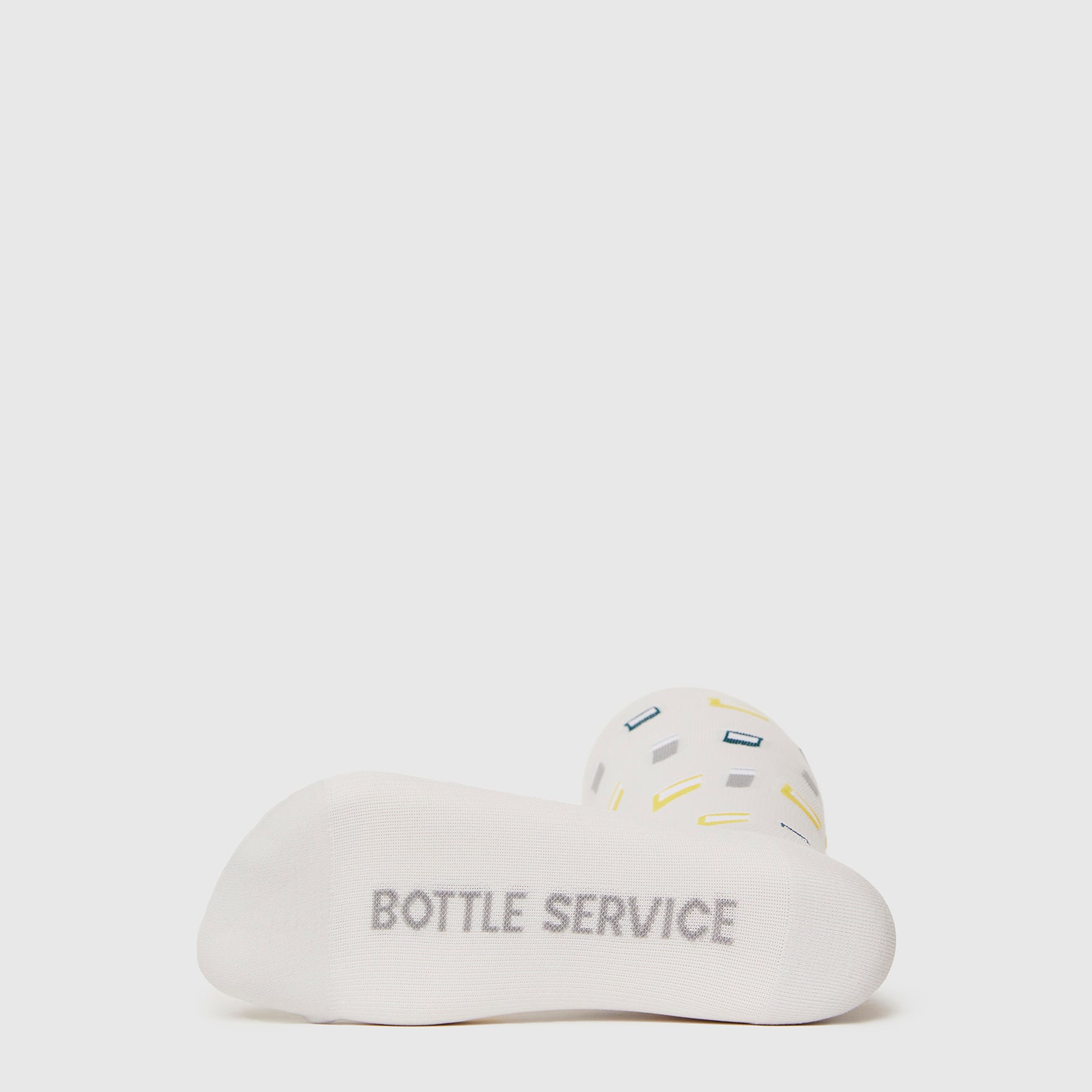 https://cdn.shopify.com/s/files/1/0139/8942/files/Q2_2023_06_SULPHUR_BOTTLE-SERVICE-COMPRESSION-SOCKS_W_GHOST_26836.jpg?v=1690233579