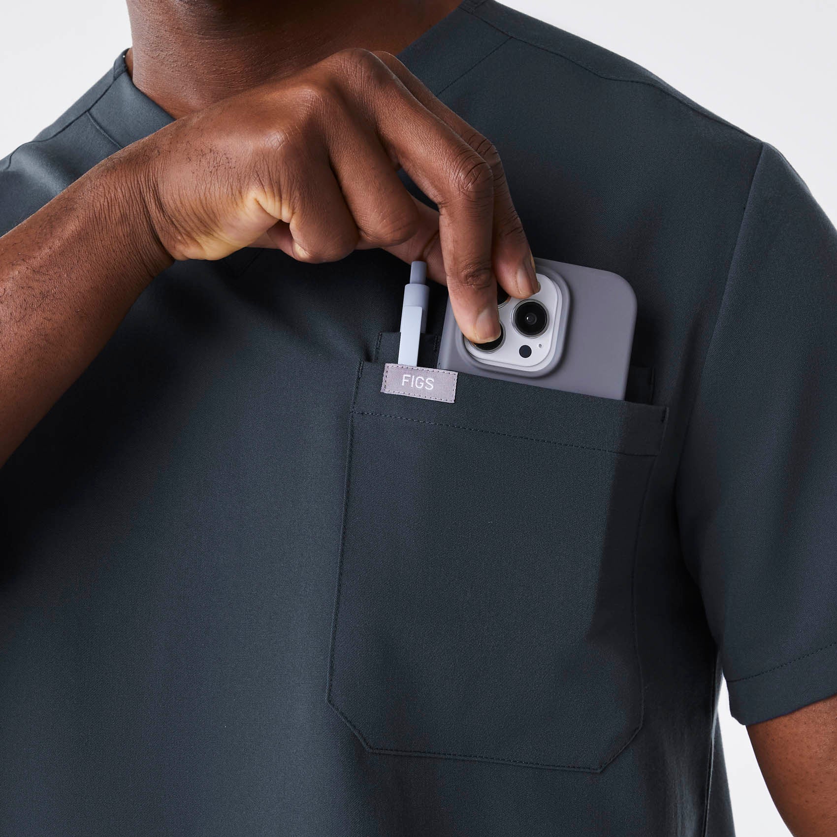 Men's Leon™ Three-Pocket Scrub Top - Dark Harbor · FIGS
