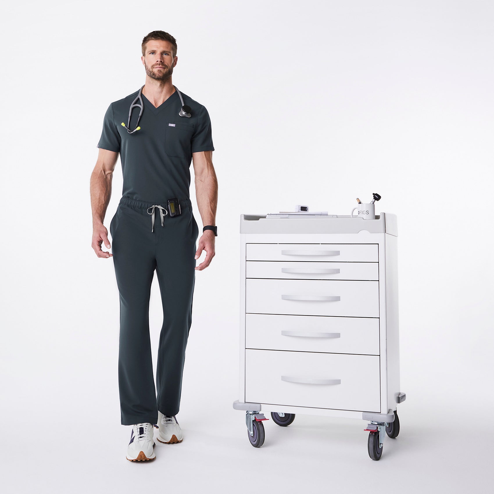 Men's Pisco™ Basic Scrub Pants Dark Harbor · FIGS