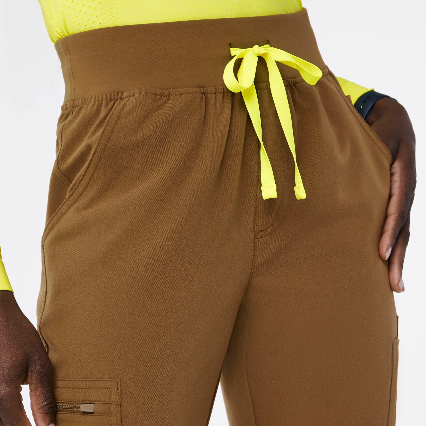 Women’s High Waisted Yola Skinny Scrub Pants™ Earth · FIGS