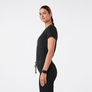 https://cdn.shopify.com/s/files/1/0139/8942/files/Q2_2024_4_BLACK_ANATOMICHEARTSUPERSOFTSS_MADI_2367_c.jpg?v=1716936738