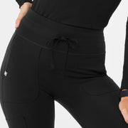 https://cdn.shopify.com/s/files/1/0139/8942/files/Q2_2024_4_BLACK_SEVILLEHWFLARESCRUBLEGGING_MADI_506.jpg?v=1715905437