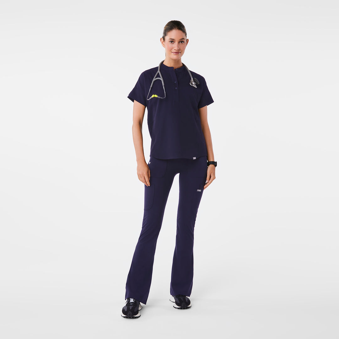 Women’s Manila Oversized Scrub Top Navy · FIGS