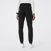https://cdn.shopify.com/s/files/1/0139/8942/files/Q2_2024_5_BLACK_HWREGINASLIMJOGGER_AWA_2246_4198d378-caf3-4c9c-b57f-921b13e47362.jpg?v=1720464960
