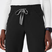https://cdn.shopify.com/s/files/1/0139/8942/files/Q2_2024_5_BLACK_HWREGINASLIMJOGGER_AWA_2254_new_e5227a8a-2221-4471-b772-7d20d1f794a1.jpg?v=1721264575