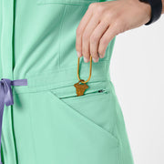 https://cdn.shopify.com/s/files/1/0139/8942/files/Q2_2024_5_MARINER_RAFAELAJUMPSUIT_NATALIE_456.jpg?v=1741014588