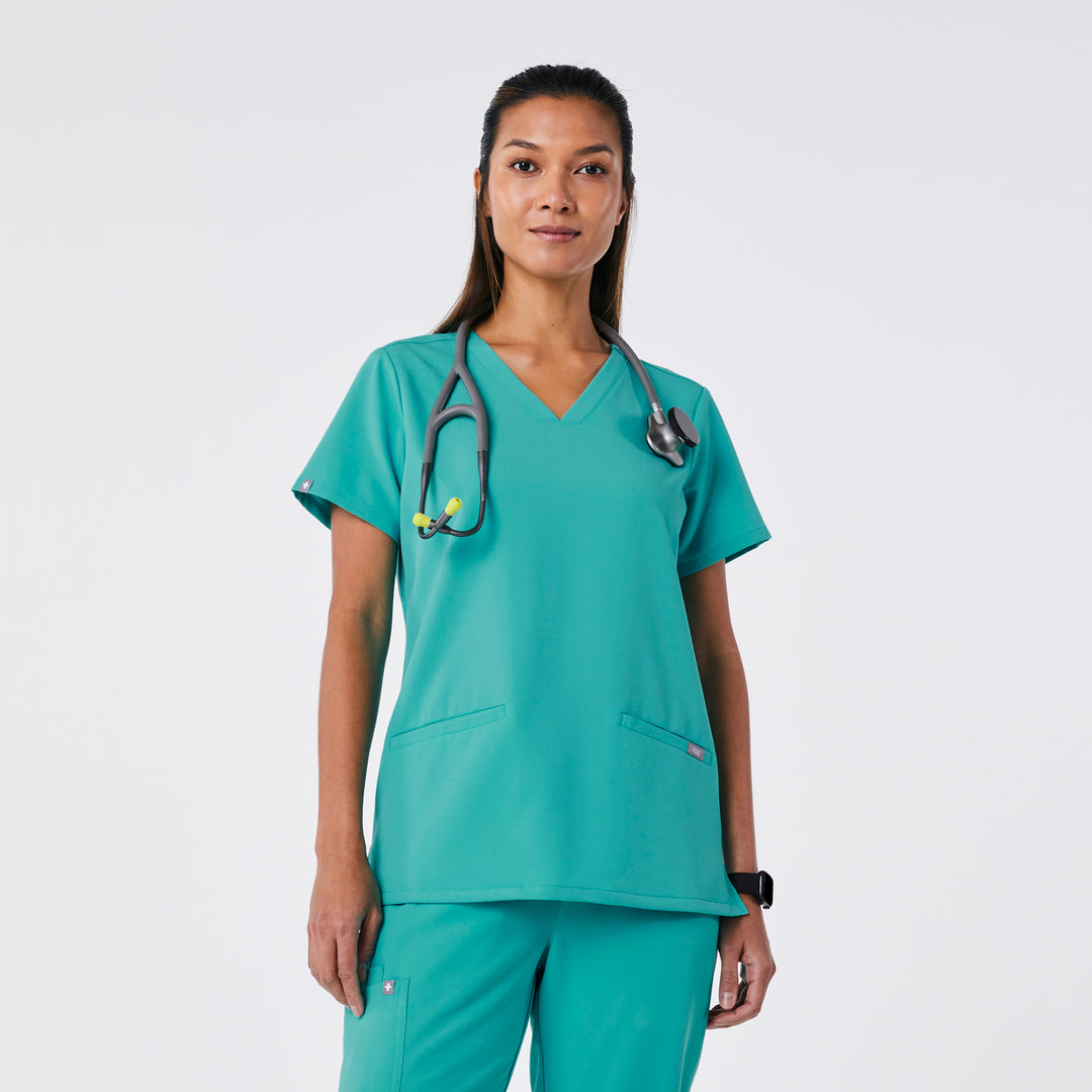 Women's Casma ThreePocket Scrub Top™ Oasis · FIGS