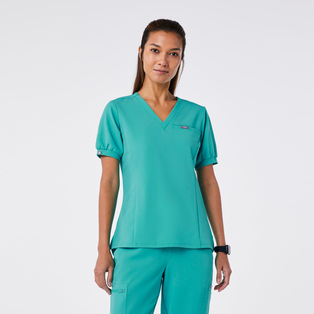 women-s-peridot-puff-sleeve-scrub-top-figs