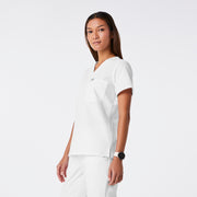 https://cdn.shopify.com/s/files/1/0139/8942/files/Q2_2024_5_OPTICWHITE_CATARINA_CHARO_519.jpg?v=1720482134