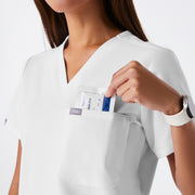 https://cdn.shopify.com/s/files/1/0139/8942/files/Q2_2024_5_OPTICWHITE_CATARINA_CHARO_538.jpg?v=1720482135