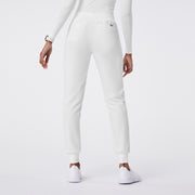 https://cdn.shopify.com/s/files/1/0139/8942/files/Q2_2024_5_OPTICWHITE_ZAMORA_DEJA_1045.jpg?v=1720544900
