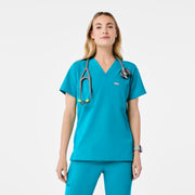 https://cdn.shopify.com/s/files/1/0139/8942/files/Q2_2024_5_TEAL_CATARINA_NATALIE_859_new.jpg?v=1740168448