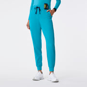 https://cdn.shopify.com/s/files/1/0139/8942/files/Q2_2024_5_TEAL_HWZAMORA_CHARO_566.jpg?v=1739903569