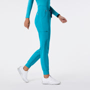 https://cdn.shopify.com/s/files/1/0139/8942/files/Q2_2024_5_TEAL_HWZAMORA_CHARO_579.jpg?v=1739903569