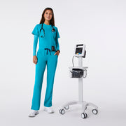 https://cdn.shopify.com/s/files/1/0139/8942/files/Q2_2024_5_TEAL_KADE_CHARO_328.jpg?v=1739903685