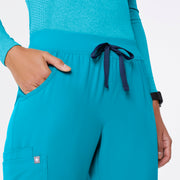 https://cdn.shopify.com/s/files/1/0139/8942/files/Q2_2024_5_TEAL_KADE_CHARO_383.jpg?v=1739903685