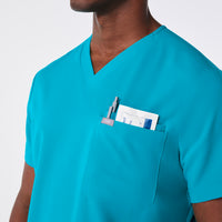 Leon Three-Pocket Scrub Top™
