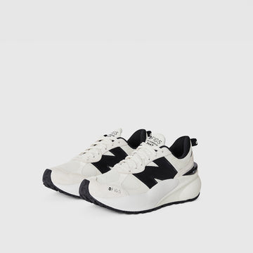 FIGS | New Balance 3447