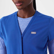 https://cdn.shopify.com/s/files/1/0139/8942/files/Q2_2024_5_WINNINGBLU_V-NECKJOGGERSCRUBJUMPSUIT_AWA_1697.jpg?v=1720570810