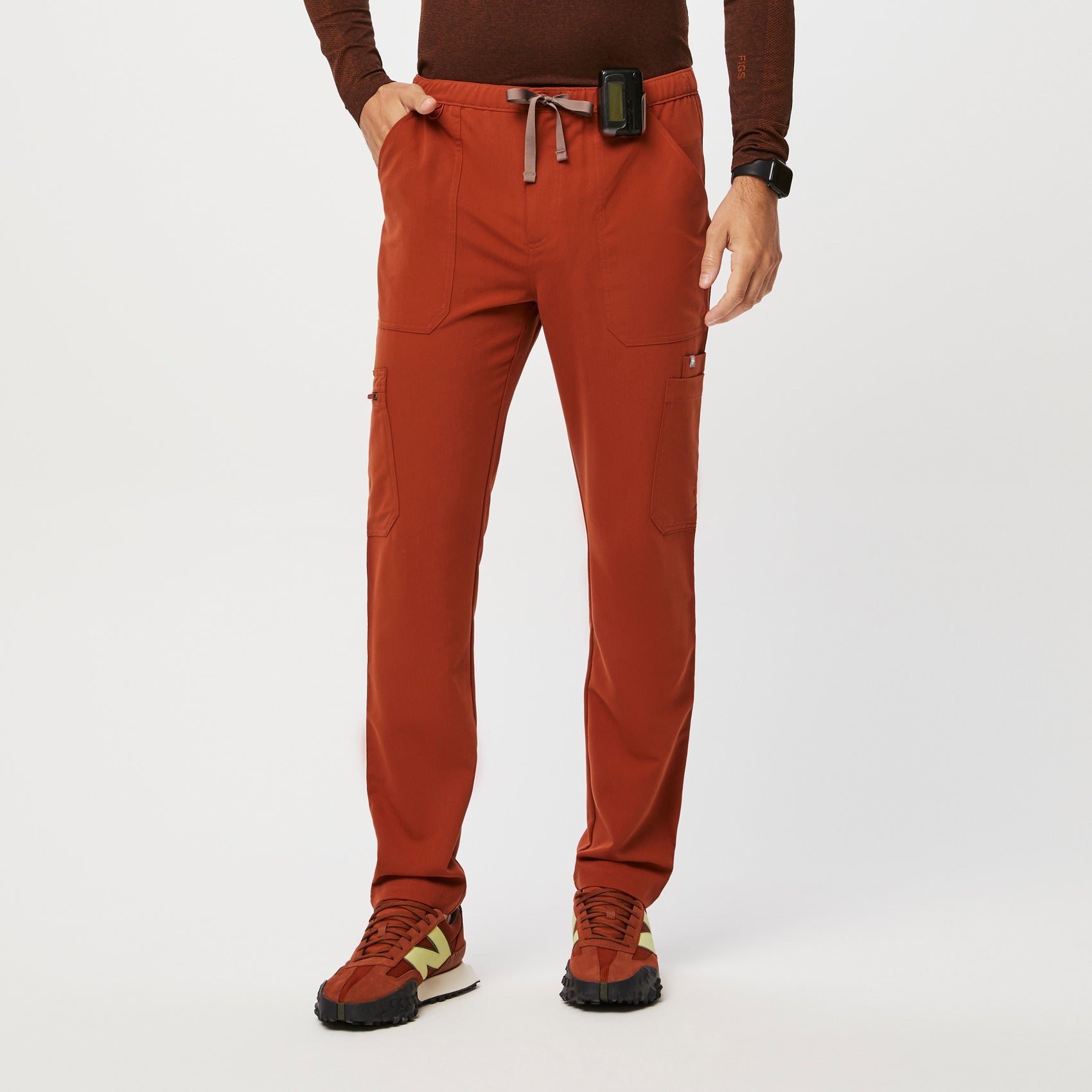 https://cdn.shopify.com/s/files/1/0139/8942/files/Q3_2023_07_AUBURN_CAIRO-SLIM_M_RYAN_07916_10357f5e-3d72-49d2-87b7-590aaeabdbf7.jpg?v=1693591063