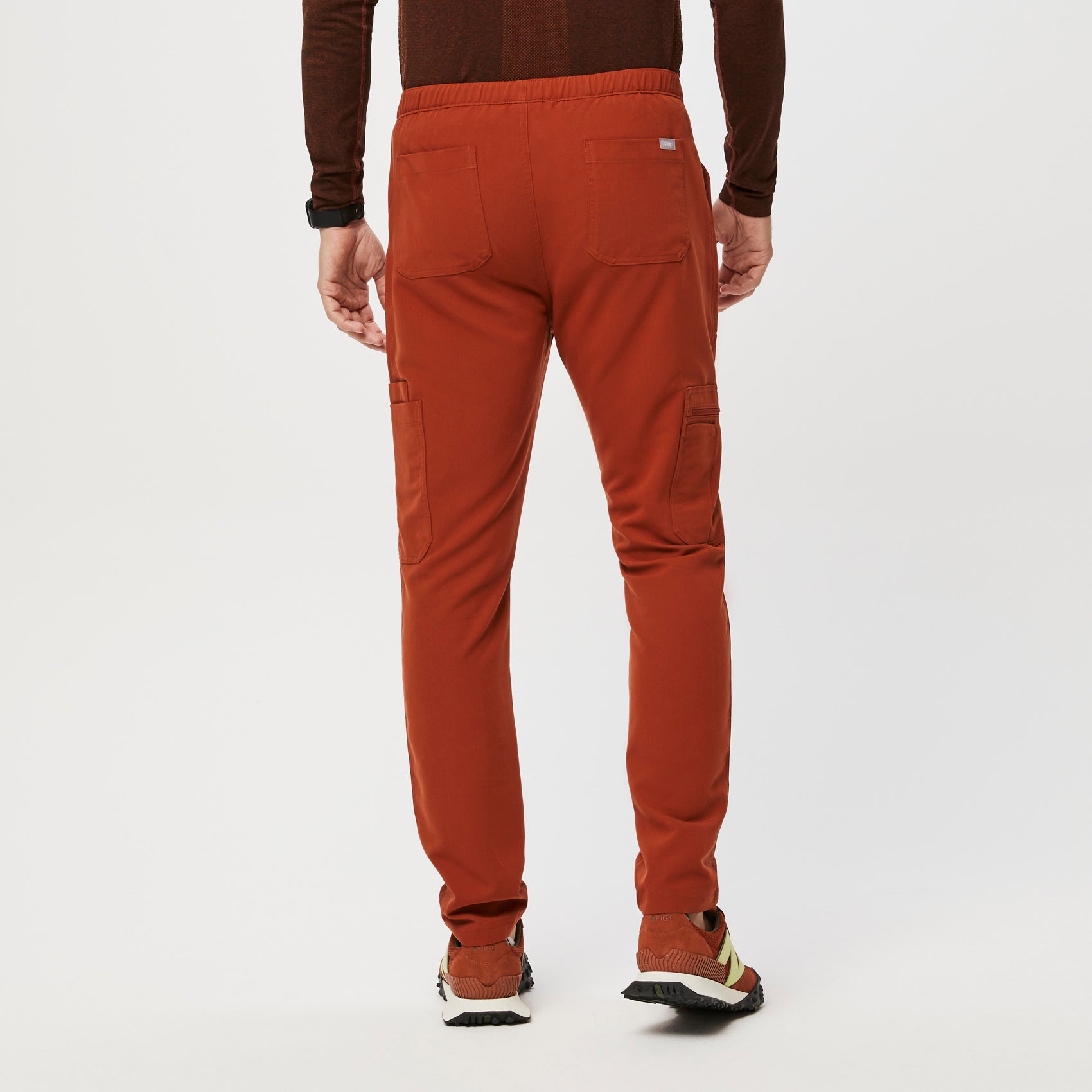 https://cdn.shopify.com/s/files/1/0139/8942/files/Q3_2023_07_AUBURN_CAIRO-SLIM_M_RYAN_07931_2af023dd-8187-46a4-85cf-ccdf07a625f2.jpg?v=1693591060