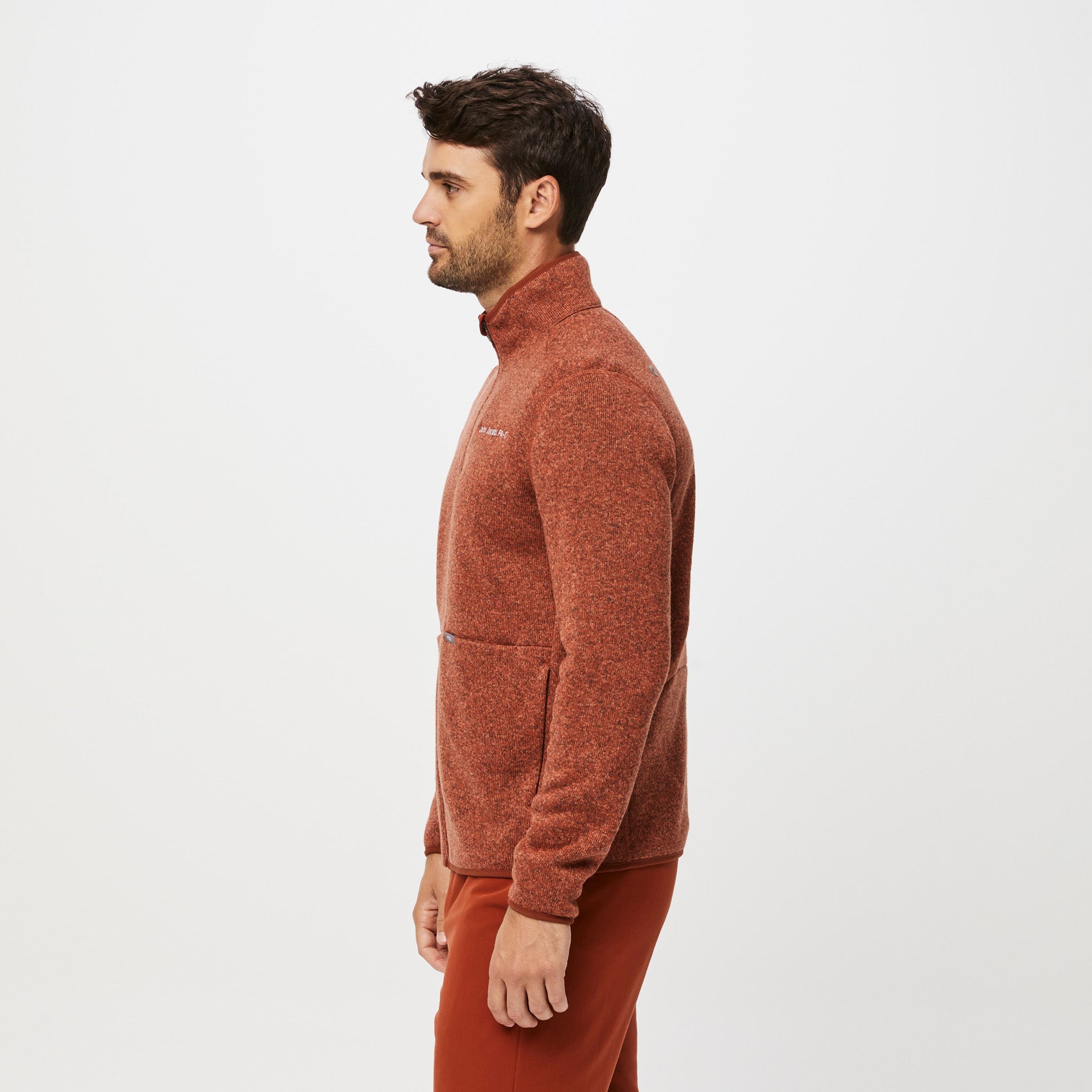 https://cdn.shopify.com/s/files/1/0139/8942/files/Q3_2023_07_AUBURN_OS-SWEATERKNIT-JACKET_M_RYAN_07999.jpg?v=1694109811