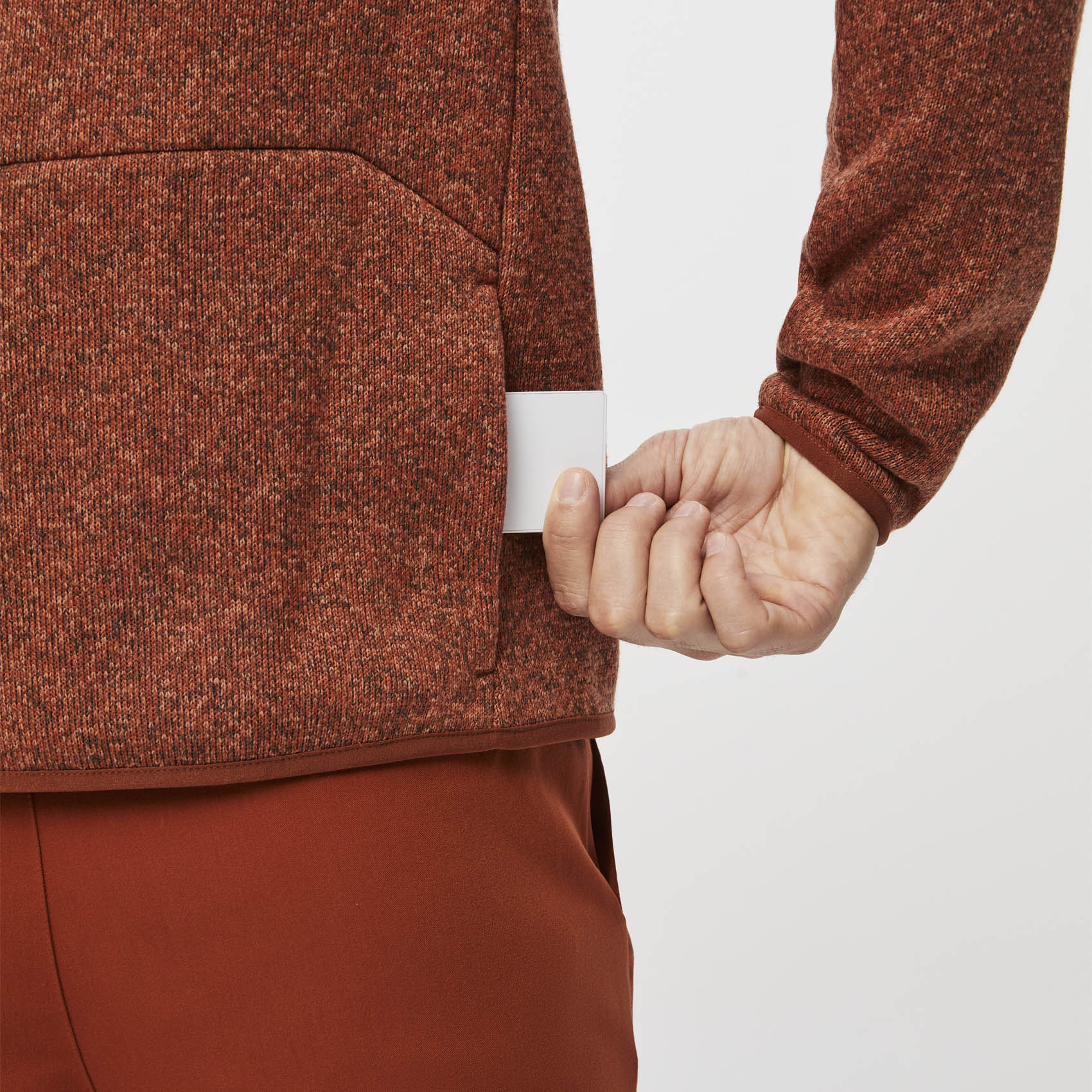 https://cdn.shopify.com/s/files/1/0139/8942/files/Q3_2023_07_AUBURN_OS-SWEATERKNIT-JACKET_M_RYAN_08008.jpg?v=1693592093
