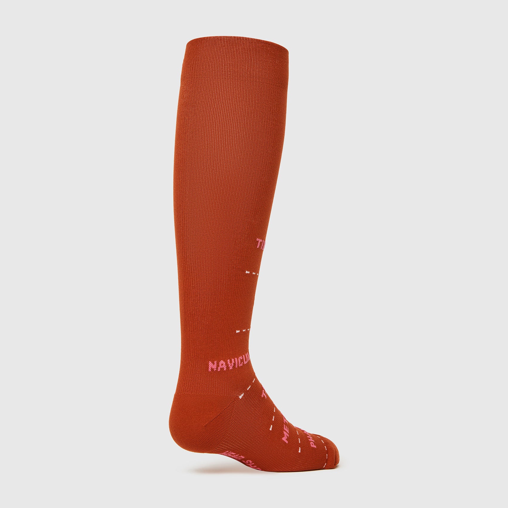 https://cdn.shopify.com/s/files/1/0139/8942/files/Q3_2023_07_AUBURN_PODIATRY_COMPRESSION_SOCK_W_GHOST_00220.jpg?v=1693595604