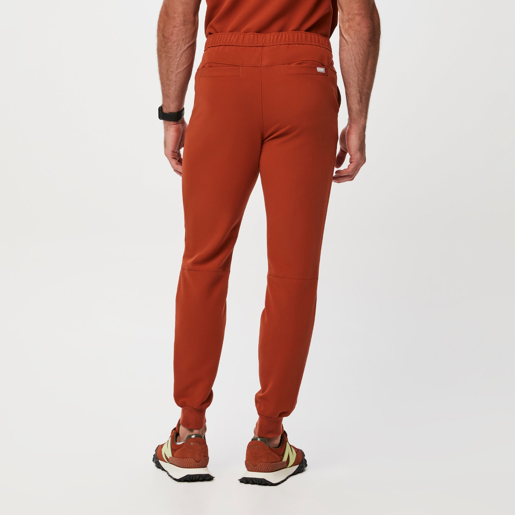 https://cdn.shopify.com/s/files/1/0139/8942/files/Q3_2023_07_AUBURN_TANSEN-SLIM_M_DAVEY_12636_455c457f-85e8-4064-a78a-ea22c8e9b1fe.jpg?v=1693591574