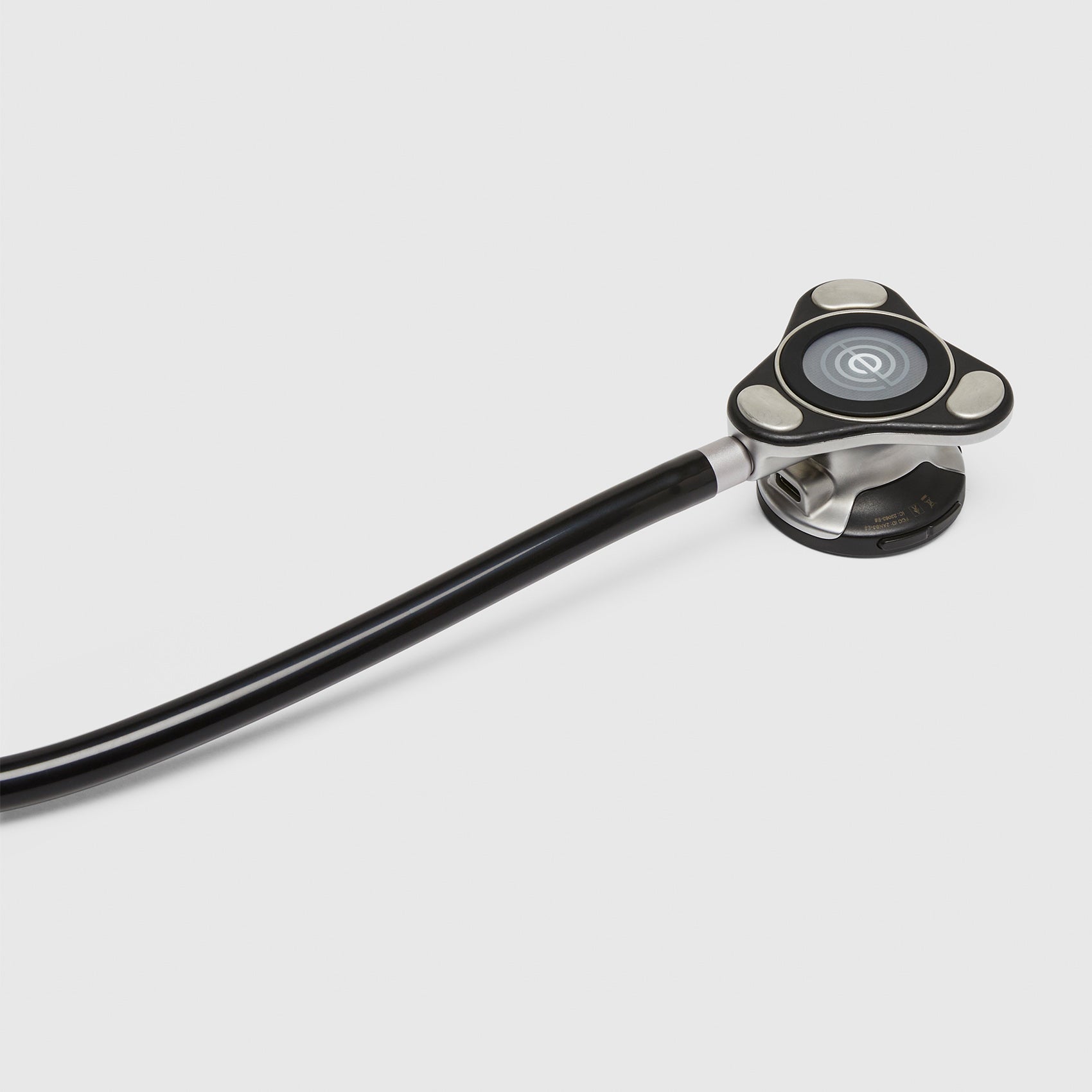 https://cdn.shopify.com/s/files/1/0139/8942/files/Q3_2023_07_BLACK_CORE-500-EAR-PIECE_U_GHOST_12042_ae1ad9fc-d62f-4ec3-8f03-1ed5ca90c86d.jpg?v=1693265828