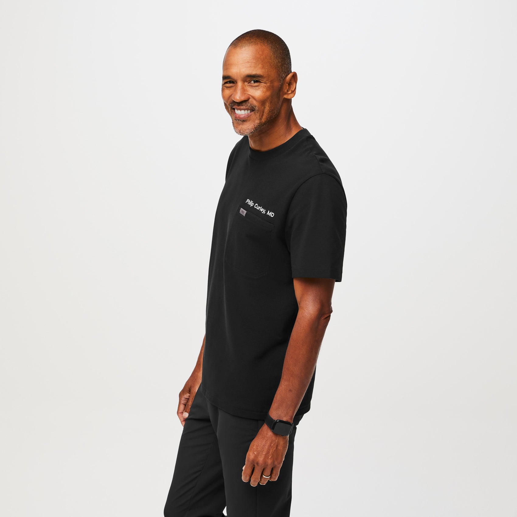 https://cdn.shopify.com/s/files/1/0139/8942/files/Q3_2023_07_BLACK_PRO-MOCK-NECK-SS_TOP_M_RICHARD_11619.jpg?v=1692831119