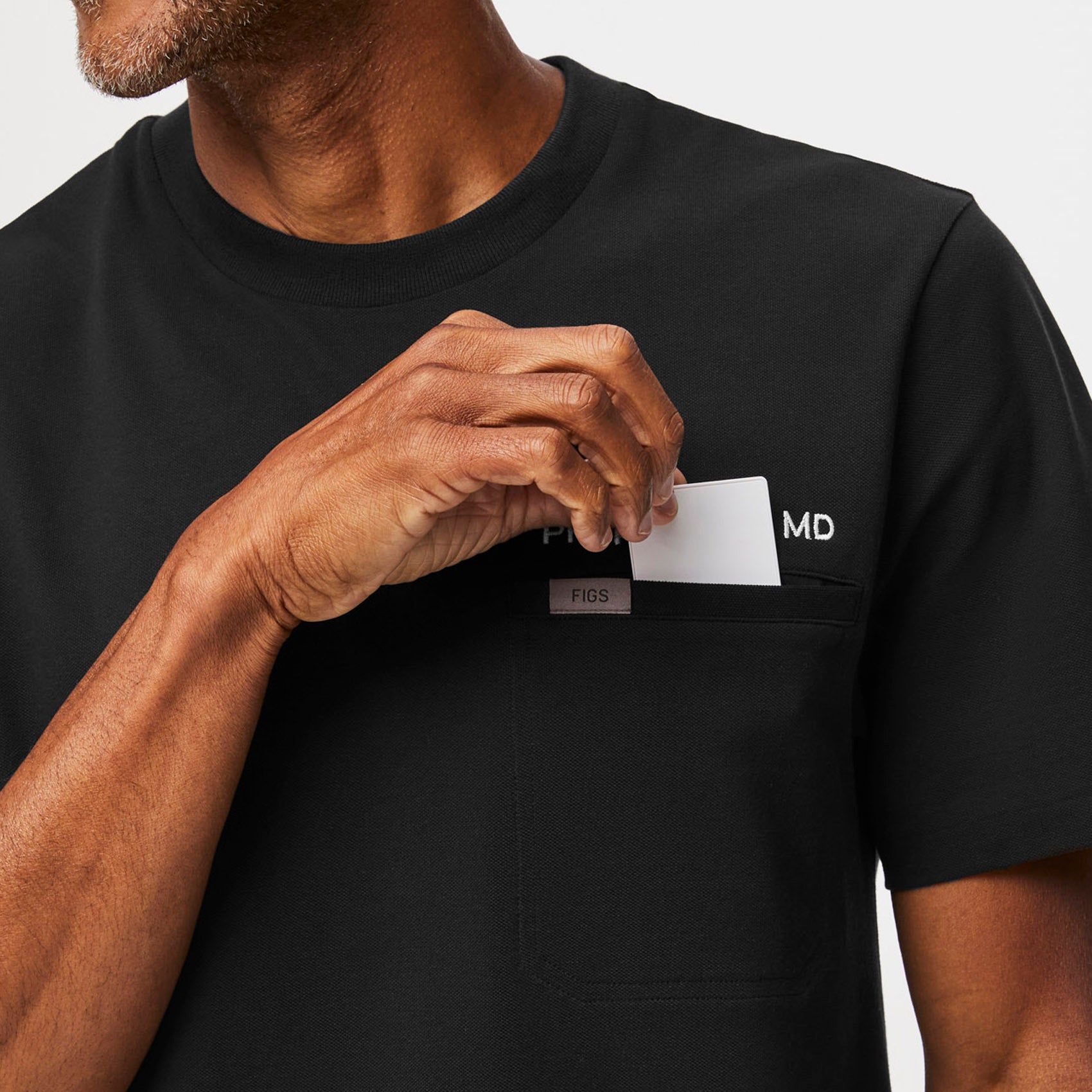 https://cdn.shopify.com/s/files/1/0139/8942/files/Q3_2023_07_BLACK_PRO-MOCK-NECK-SS_TOP_M_RICHARD_11633.jpg?v=1692831118