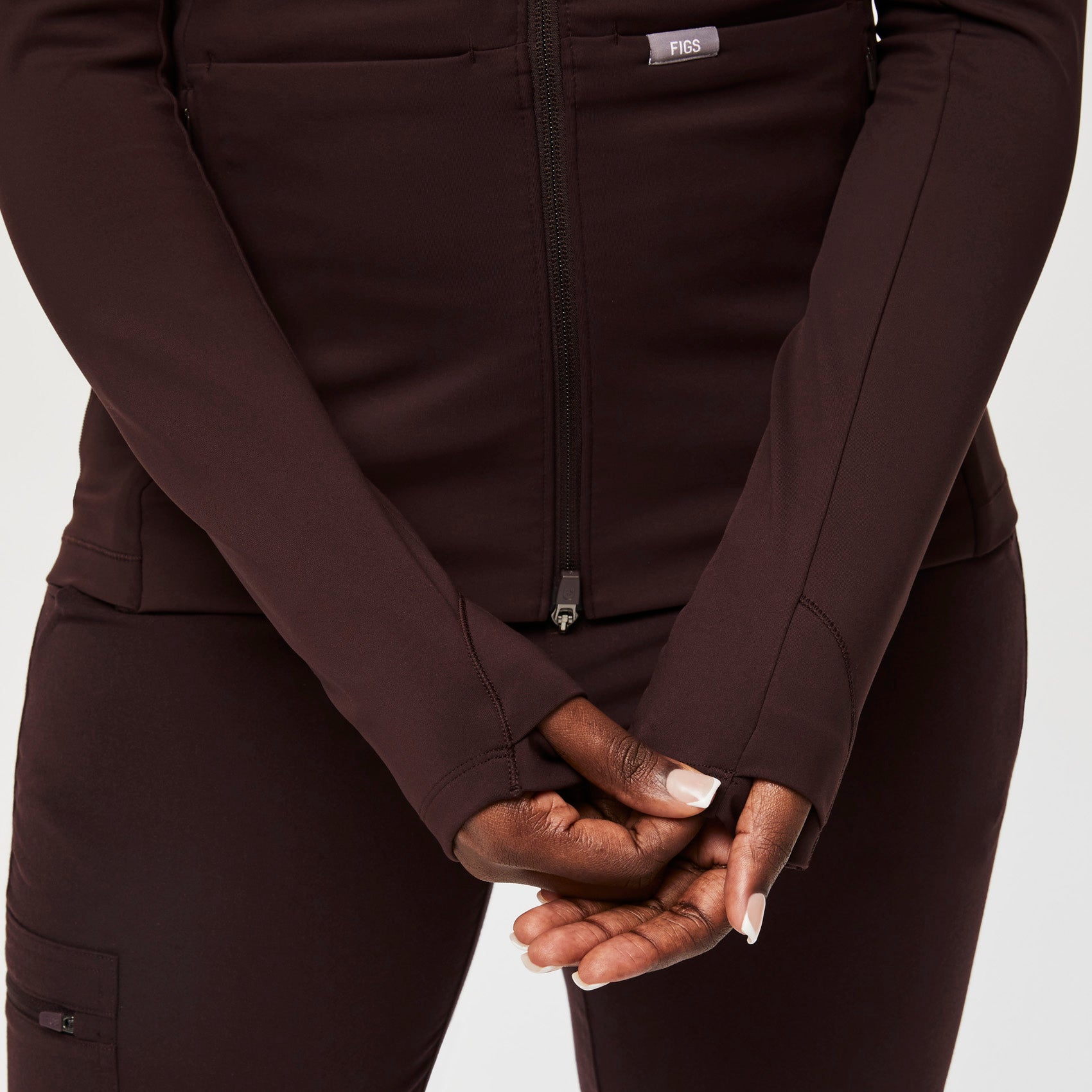 https://cdn.shopify.com/s/files/1/0139/8942/files/Q3_2023_07_ESPRESSO_CONTOURKNIT_W_SAJE_03695.jpg?v=1695688650