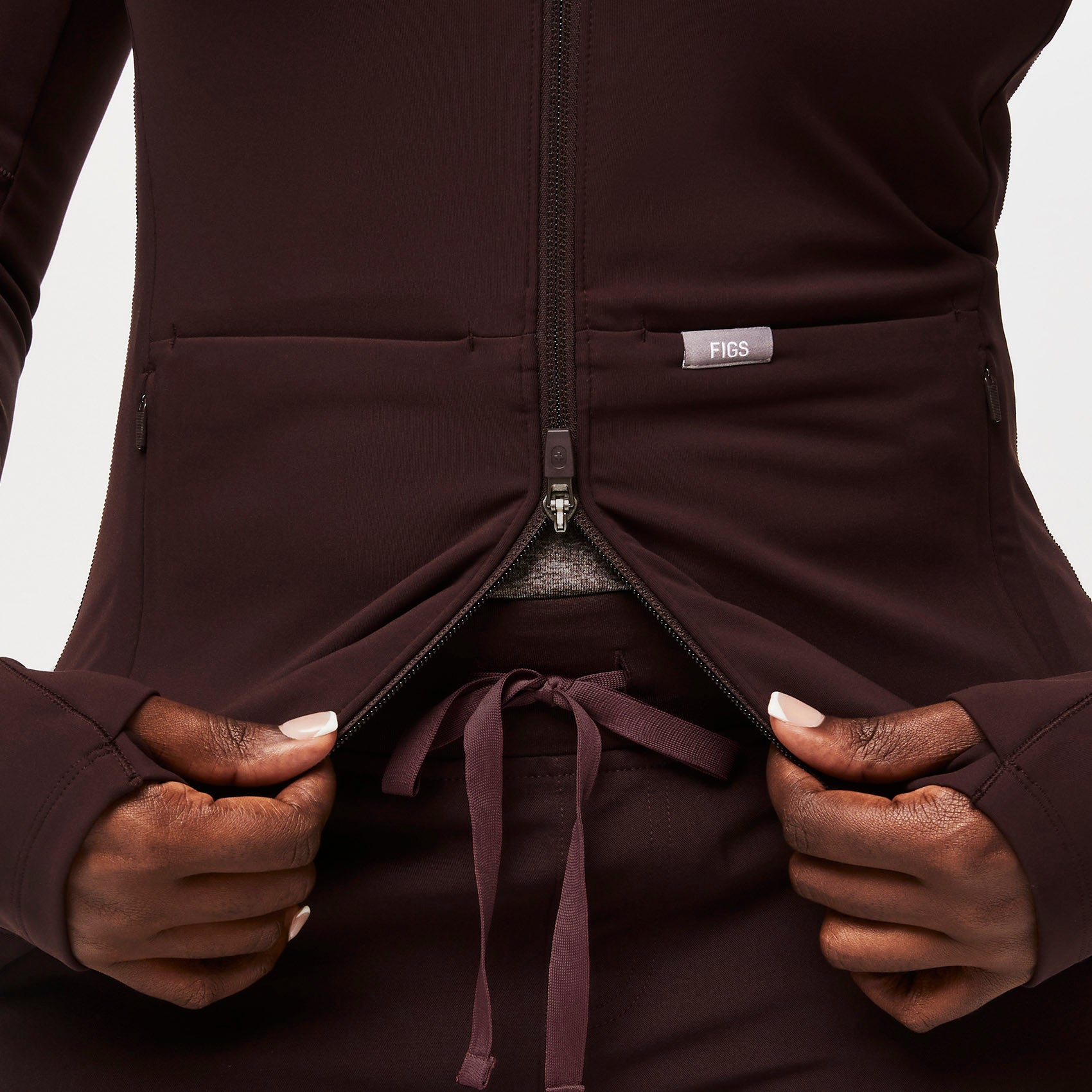 https://cdn.shopify.com/s/files/1/0139/8942/files/Q3_2023_07_ESPRESSO_CONTOURKNIT_W_SAJE_03707.jpg?v=1695688650