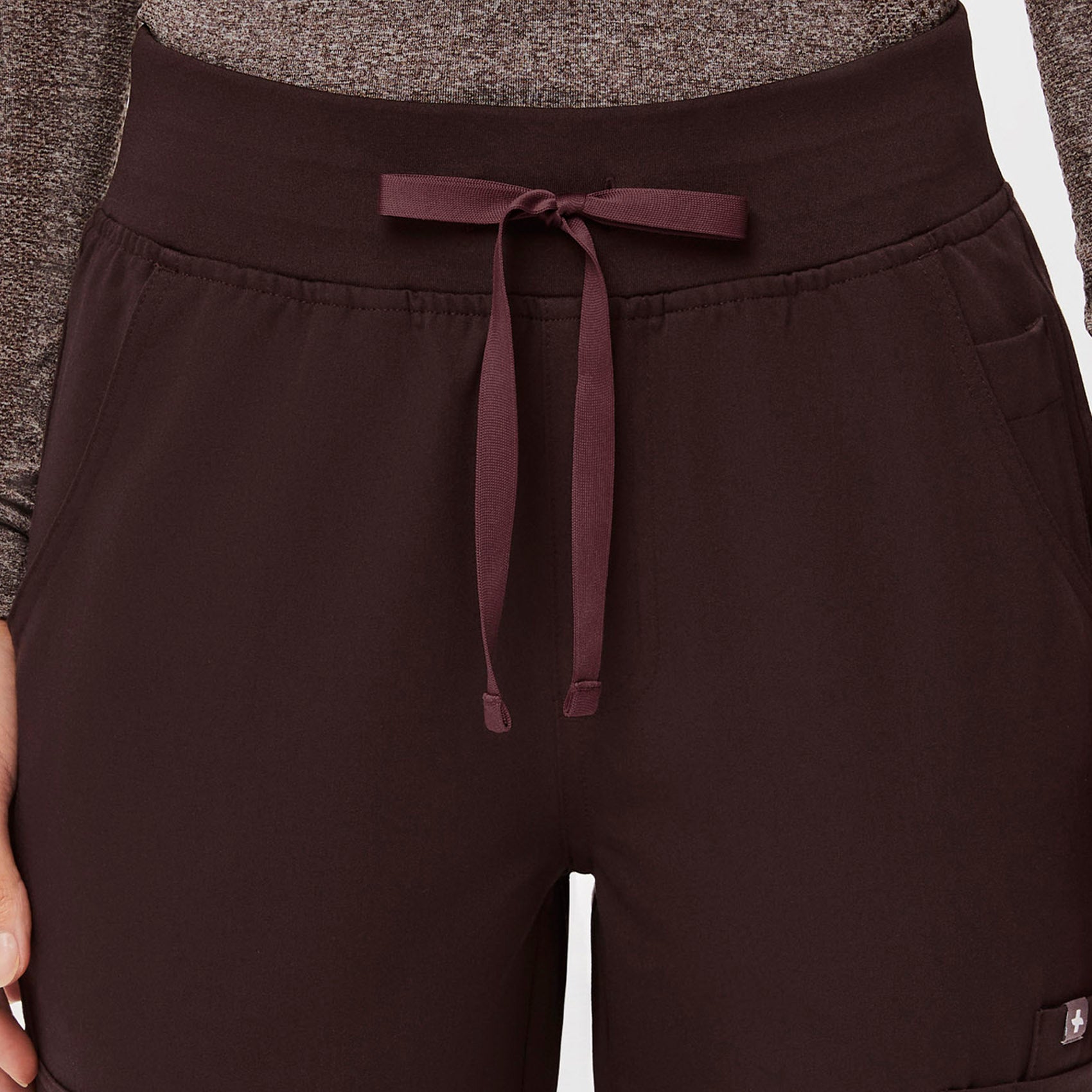 https://cdn.shopify.com/s/files/1/0139/8942/files/Q3_2023_07_ESPRESSO_HW-YOLA_W_LOGAN_06043_9f87f87a-9570-4a37-b07f-287b5175df69.jpg?v=1695689742