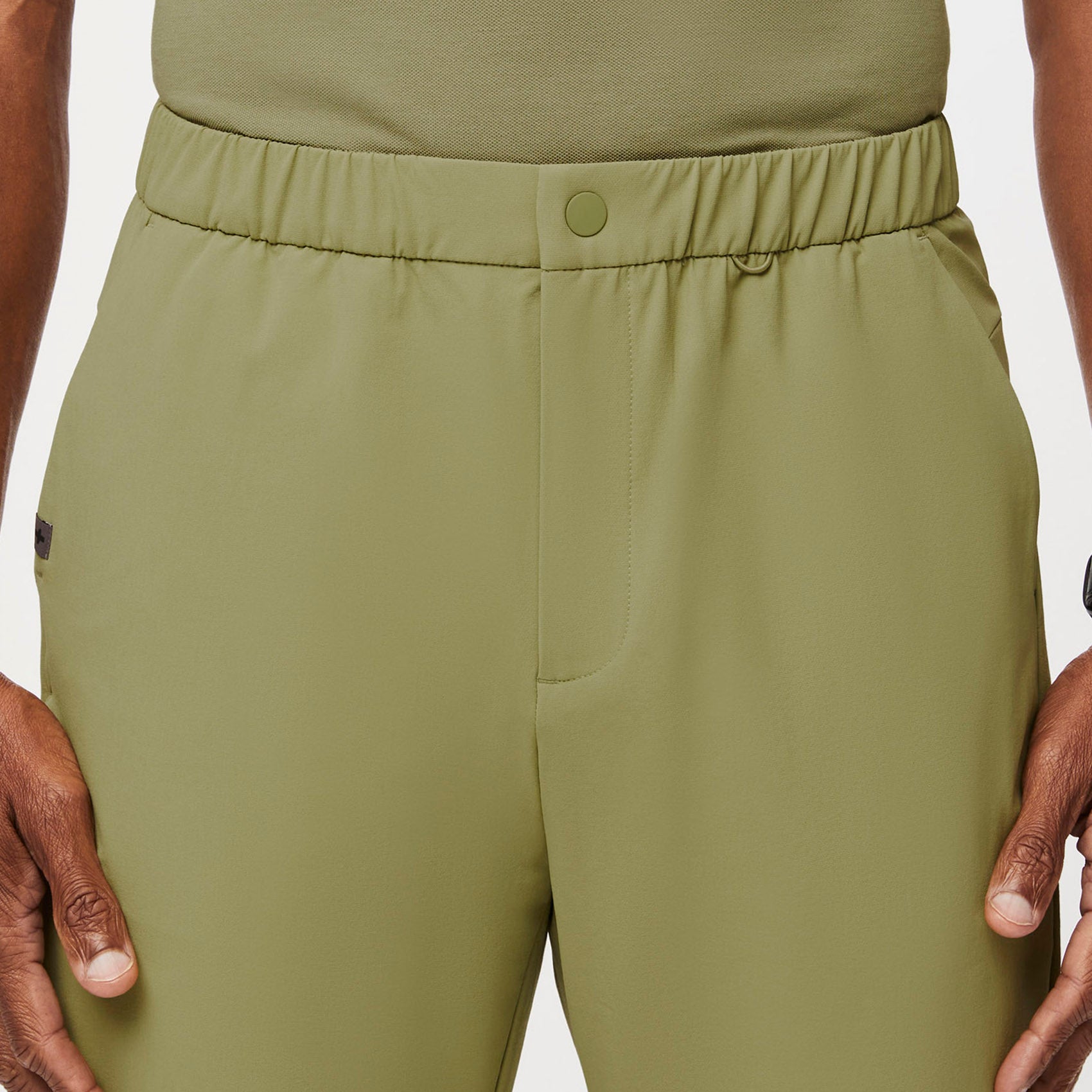 https://cdn.shopify.com/s/files/1/0139/8942/files/Q3_2023_07_GREEN-TEA_PRO-TAILORED-SCRUB-TROUSER_M_RICHARD_11505.jpg?v=1692833549