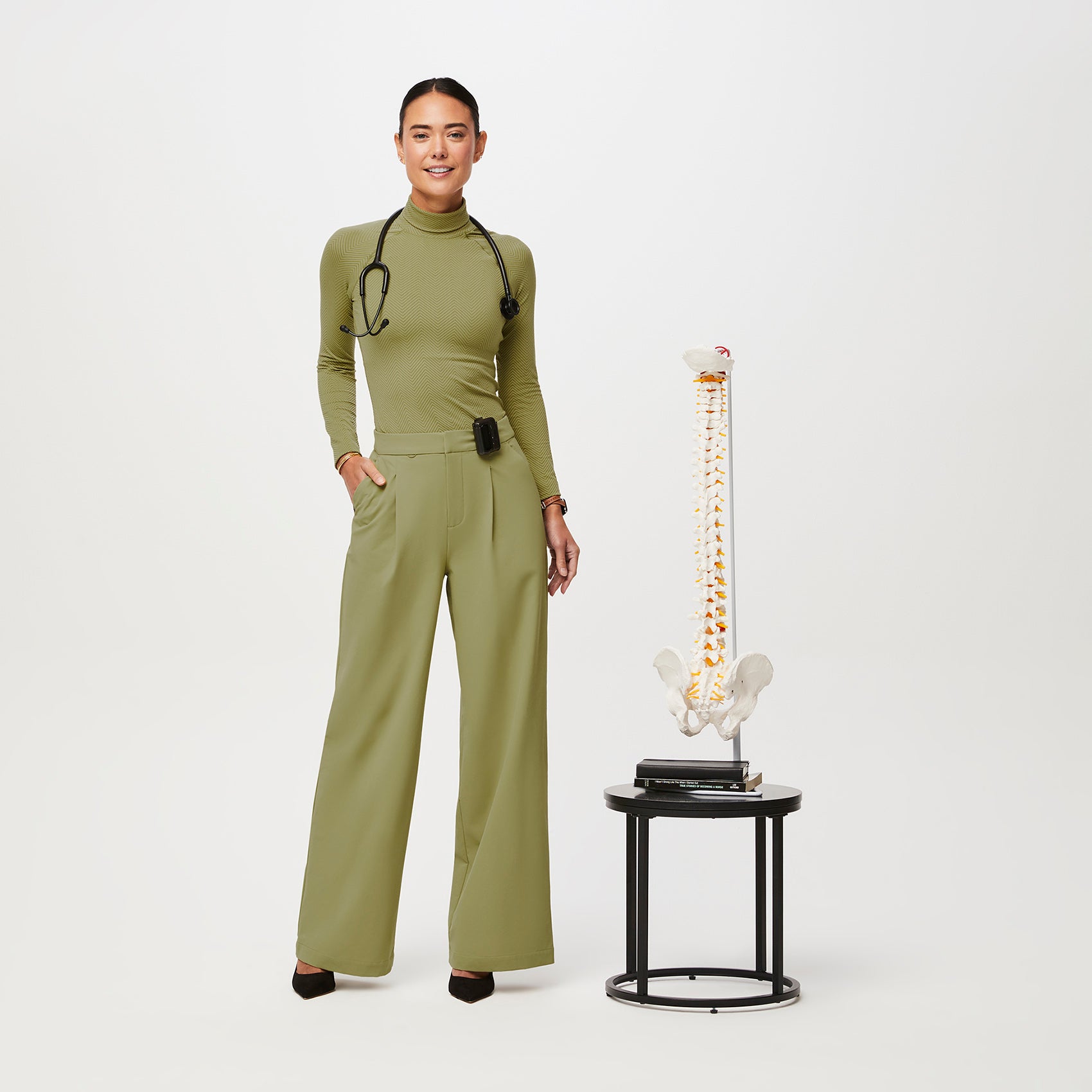 https://cdn.shopify.com/s/files/1/0139/8942/files/Q3_2023_07_GREEN-TEA_PRO-WIDE-LEG-SCRUBTROUSER_W_LOGAN_10274.jpg?v=1693944229
