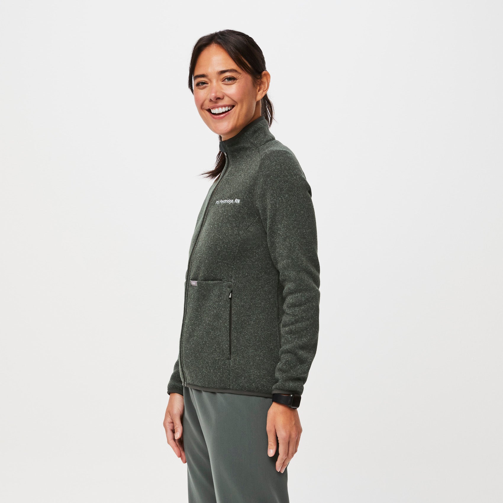 https://cdn.shopify.com/s/files/1/0139/8942/files/Q3_2023_07_HEATHERED-BONSAI_OS-SWEATER-KNIT_W_LOGAN_06604.jpg?v=1695688480